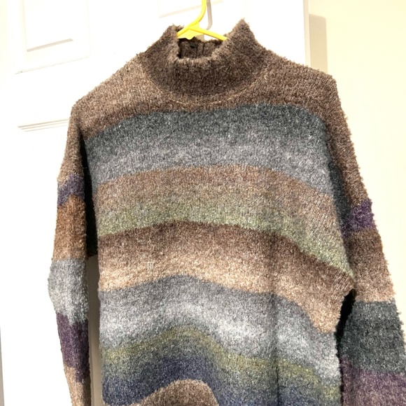 Sweater - Picture 2 of 7